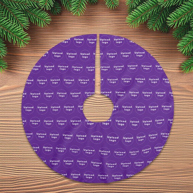 Firmenlogo Nahtloses Muster auf Lila Polyester Weihnachtsbaumdecke (Business logo seamless pattern on purple Christmas tree skirt)