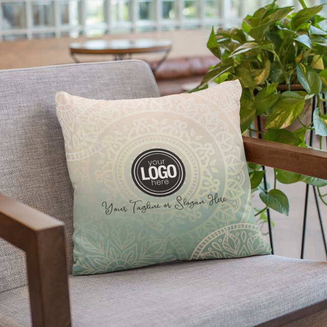 Firmenlogo personalisieren | Elegant Green Yoga Kissen (Von Creator hochgeladen)