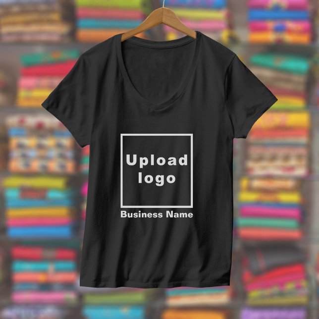 Firmenname und Logo auf dem "V-Neck Black" der Fra T-Shirt (Women's V-neck black t-shirt with your business name and logo displayed in a store)