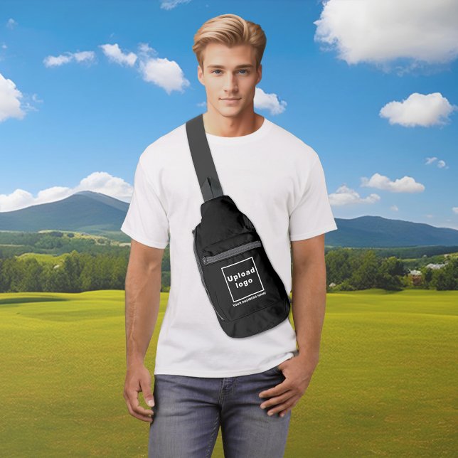 Firmenname und Logo auf der Black Sling Bag (Business name and logo on black sling bag)