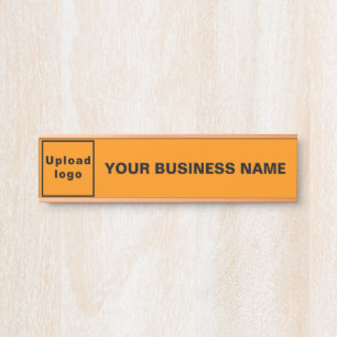 Firmenname und Logo auf Orange Color Hanging Türschild