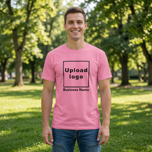Firmenname und Logo auf rosa T - Shirt