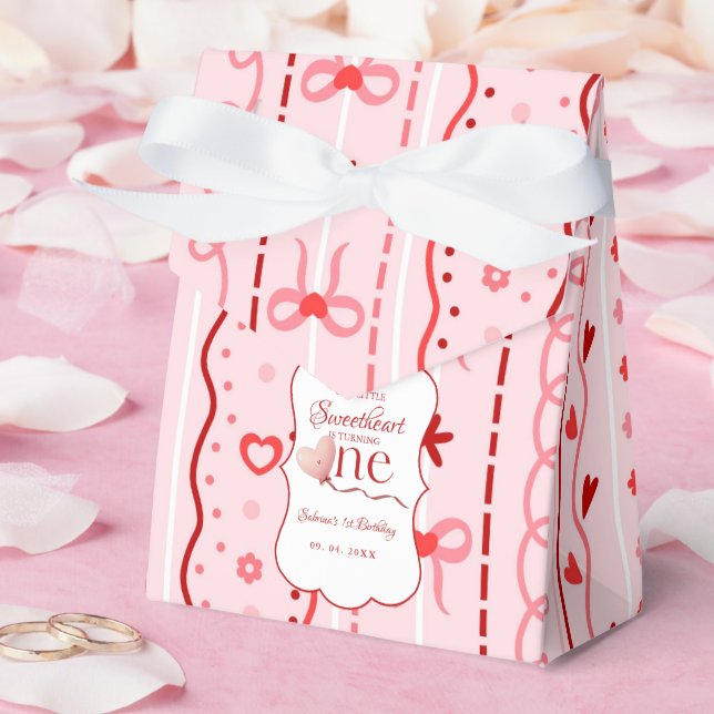 First Birthday valentine baby birthday party Geschenkschachtel (Hochzeit)