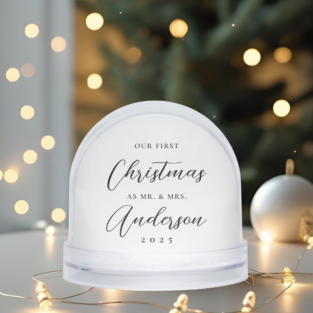 First Christmas as Mr. and Mrs. Newlywed Holiday Schneekugeln (Von Creator hochgeladen)