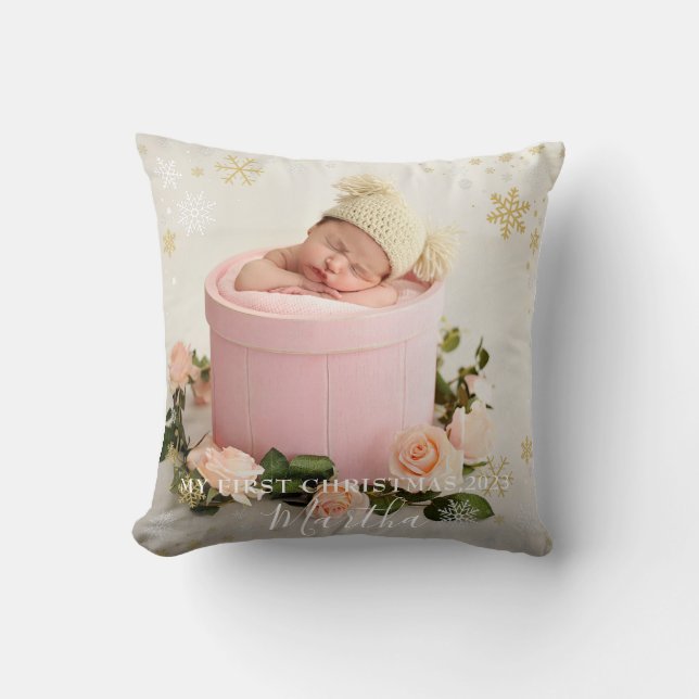 First Christmas Baby Girl Snowflake Frame Foto Kissen (Vorderseite)