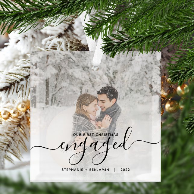 First Christmas Engaged Custom Photo Black Script Ornament Aus Glas (Von Creator hochgeladen)