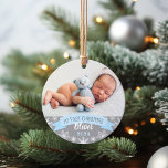 First Christmas Light Blue Baby Boy Foto Ornament<br><div class="desc">"Mein erstes Weihnachtsbanner" und das Schneeflocken-Foto-Ornament-Design können mit dem Namen und Geburtsjahr des Babys personalisiert werden. Enthält ein zweites Foto auf der Rückseite. Hellblau,  grau und weiß.</div>