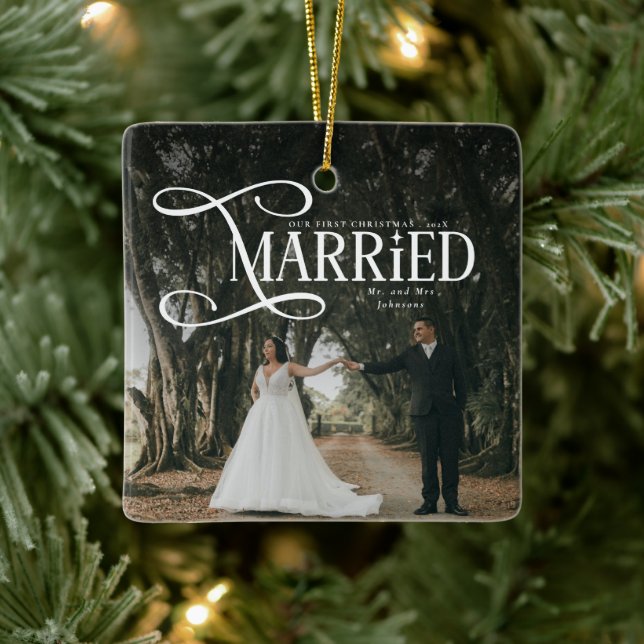 First Christmas Married Mr & Mrs Couples Photo  Keramikornament (Baum)