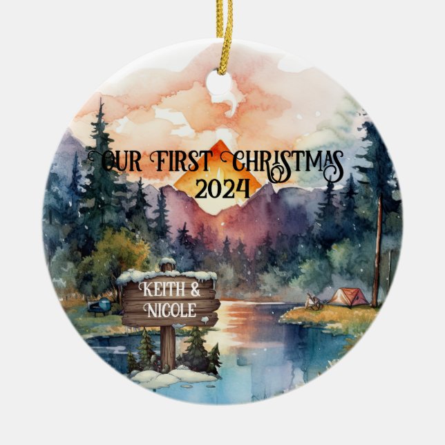 First Christmas Outdoorsy Couple neu Keramik Ornament (Vorne)
