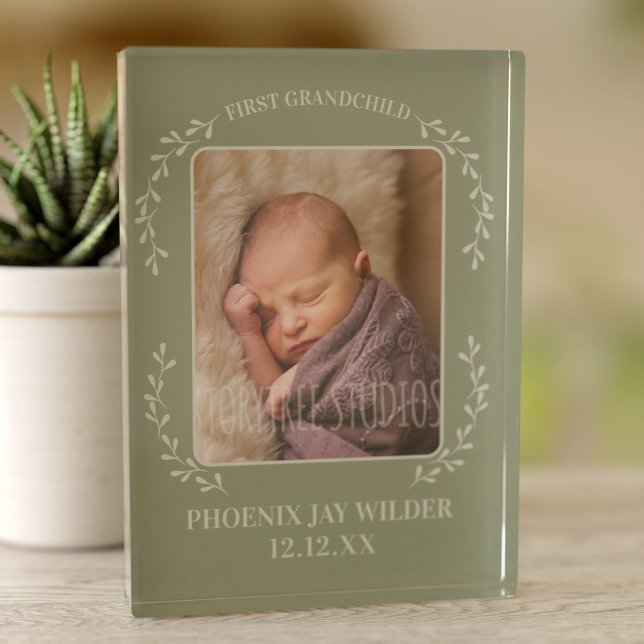 First Grandchild Baby Foto Großeltern Keepake (Just upload a photo and add name/birthday to this lovely sage green photo keepsake)