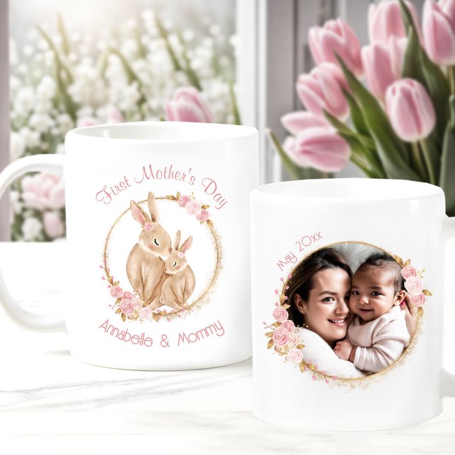 First Mother's Day Bunny Baby Girl Foto Name Pink Kaffeetasse (First Mother's Day Cute Bunnies Baby Girl Photo Coffee Mug)