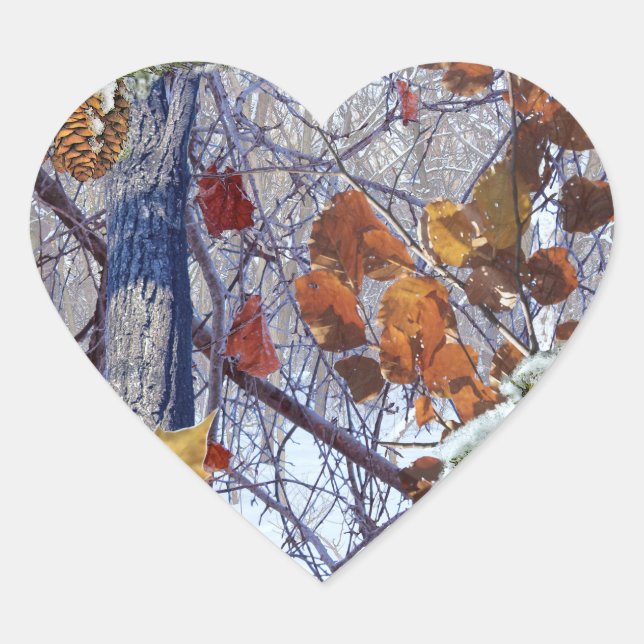 First Snow Winter Tarnung Style Herz-Aufkleber (Vorderseite)