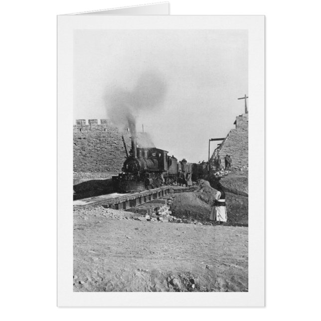 First train passing through the wall of Pékin (Devant)