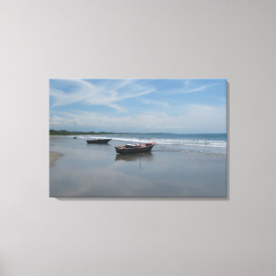 Fischerboot am Strand Leinwanddruck