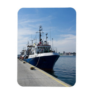 Fischerboot auf Ankerplätzen Magnet