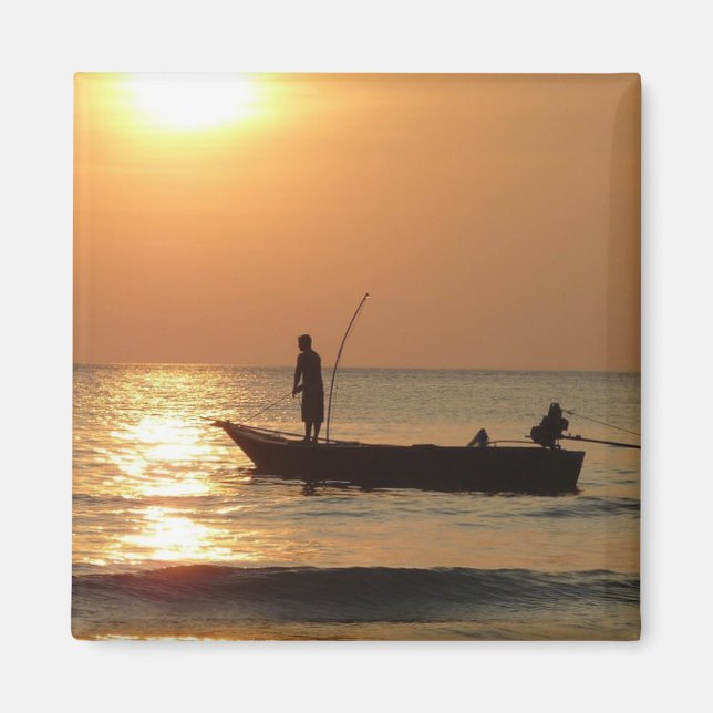 Fischerboot bei Sonnenuntergang Magnet (Vorne)