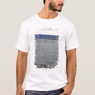 Fischerboot, das Hafen, Reykjavik, Island verläss T-Shirt