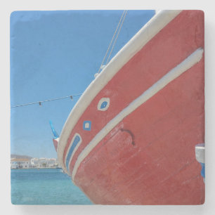 Fischerboot im Hafen von Mykonos in den Kykladen Steinuntersetzer