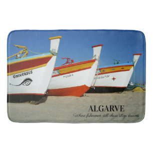 Fischerboote auf dem Foto der Algarve Badematte