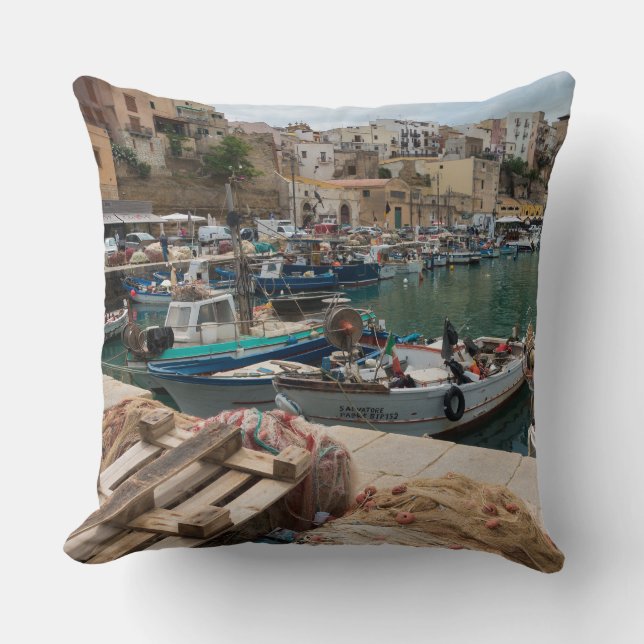 Fischerboote im Hafen Castellammare Del Golfo Kissen (Vorderseite)