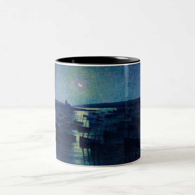 Fischerboote im Mondlicht (Camaret, Frankreich) Zweifarbige Tasse (Mittel)