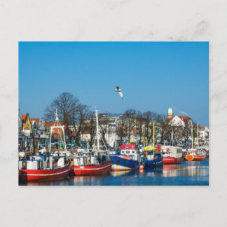 Fischerboote in Warnemuende Postkarte