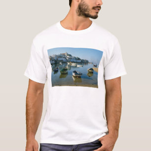 Fischereidorf Ferragudo, Algarve, Portugal T-Shirt