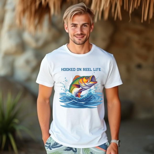 Fischsüchtig nach Angeln T-Shirt (Hooked On Reel Life-Fish jumping out of the water-T shirt for Men-Fisherman Core Surf Fishing Summer)