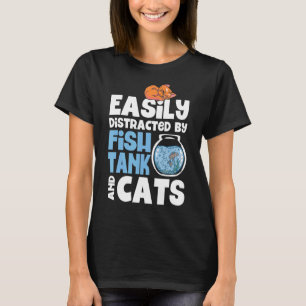 Fischzucht, die durch Fischbehälter und Katzen-Aqu T-Shirt