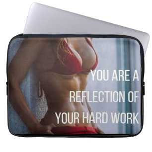 Fitness von Frauen Inspirationswörter - harte Arbe Laptopschutzhülle