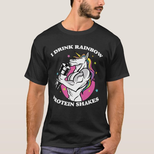 Fitnessraum - Ich trinke Regenbogeneiweißshakes -  T-Shirt (Vorderseite)