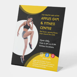 Fitnessstudio mit schwarzem und gelbem Foto - Trai Sockelschild