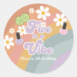 Five ist ein lebhafter Wellness-Center Rainbow 5.  Runder Aufkleber