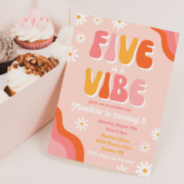 Five ist eine Vibe-Geburtstagseinladung | Groovy Einladung