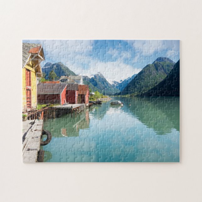 Fjaerlandsfjord Fjordlandschaft in Norwegen (Horizontal)