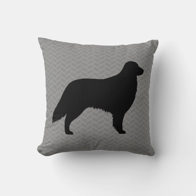 Flachbeschichtete Retriever-Silhouette Kissen (Vorderseite)