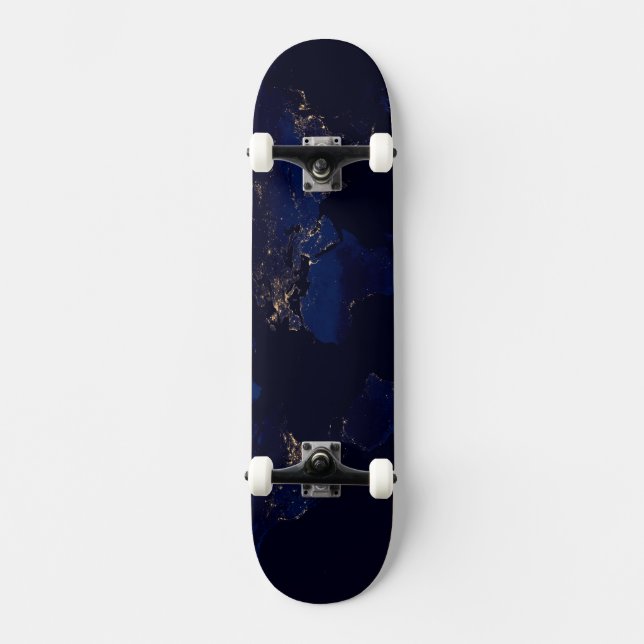 Flachbild-Karte der Erde, auf der die Lichter der  Skateboard (Vorderseite)