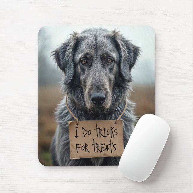 Flachcoat-Retirever mit Schild auf der Karte Mousepad (Mit Mouse)
