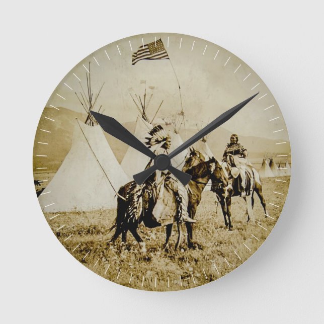 FlachkopfUreinwohner-Vintage gebürtiger Runde Wanduhr (Vorderseite)