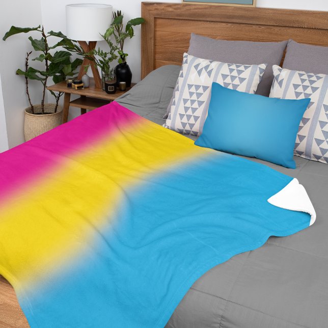 Flag für glänzende Pansexual-Stolz - farbenfrohe P Sherpadecke (Von Creator hochgeladen)