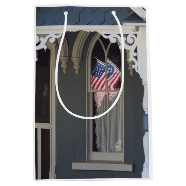 Flag Reflections - Martha's Vineyard Mittlere Geschenktüte (Vorderseite)