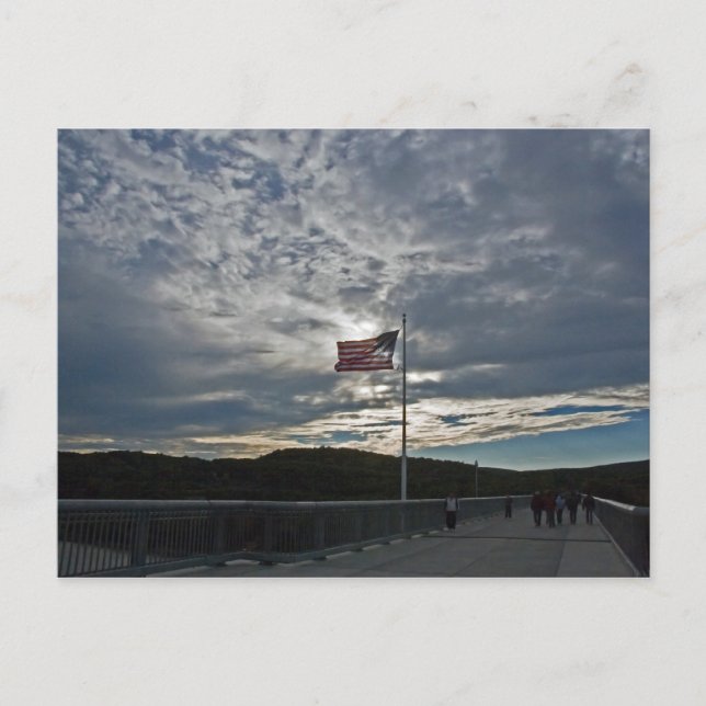 Flagge auf dem Walkway Postkarte (Vorderseite)