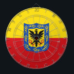 Flagge Bogotas, Dartboard Kolumbiens mit Darts Dartscheibe<br><div class="desc">Tafel mit Design mit der Flagge von Bogota, Hauptstadt Stadt Kolumbien, rot-gelbe Fahne mit Wappen mit Adler in der Mitte</div>