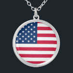 Flagge der USA - USA - Patriotik Versilberte Kette<br><div class="desc">USA - USA - Flag - Patriotic - Unabhängigkeitstag - 4. Juli - Anpassbar - Wählen / Fügen Sie Ihren einzigartigen Text / Farbe / Bild - Make Your Special Gift - Neu formatieren und verschieben oder entfernen und hinzufügen / Bild mit Anpassungs-Tool. Sie können Designs auch auf mehr als...</div>