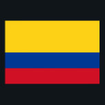 Flagge Kolumbiens - Bandera De Colombia Poster<br><div class="desc">Die Nationalflagge Kolumbiens ist eine horizontale Trifarbe von Gelb, Blau und Rot. Es handelt sich um eine Tribanflagge mit horizontalen Bändern in Gelb, Blau und Rot. Vertikal nimmt das Gelbe 50% ein, während die anderen 50% von den blauen und roten Farben in gleichem Verhältnis geteilt werden. #patriotic #colombia #colombian #flag...</div>