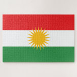 Flagge Kurdistans<br><div class="desc">Dieses Design weist die Flagge von Kurdistan auf, eine grob definierte geokulturelle historische Region, in der das kurdische Volk die Mehrheit der Bevölkerung bildet, und die kurdische Kultur, Sprachen und nationale Identität sind historisch begründet. Geographisch umfasst Kurdistan ungefähr die nordwestlichen Zagros und die östlichen Taurusgebirge. Die derzeitige Verwendung des Begriffs...</div>