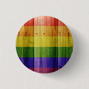 Flagge mit hölzernem Regenbogen Button