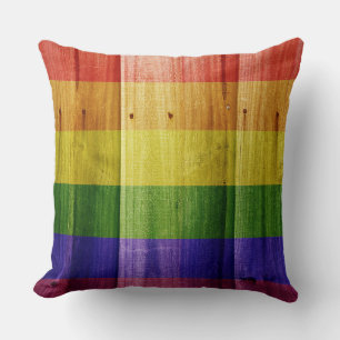 Flagge mit hölzernem Regenbogen Kissen