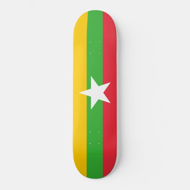 Flagge Myanmars (Birma) Skateboard (Vorderseite)