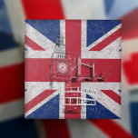 Flagge und Symbole Großbritanniens ID154 Fliese<br><div class="desc">Dieses patriotische Design besticht durch die Flagge Großbritanniens,  die die Bilder von Big Ben,  der London Bridge und einem Doppeldecker-Trolleybus überragt...  alles mit einem modernen,  in Not geratenen Effekt.</div>